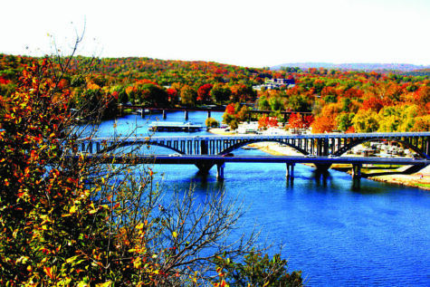 bridge over Lake Taneycomo in Branson MO